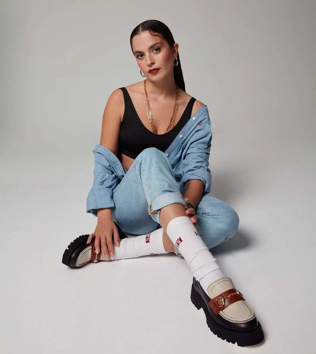 Aslı Bekiroğlu ve Bahar Şahin'in bir derdi var! Farah Zeynep Abdullah'tan dans daveti! 9