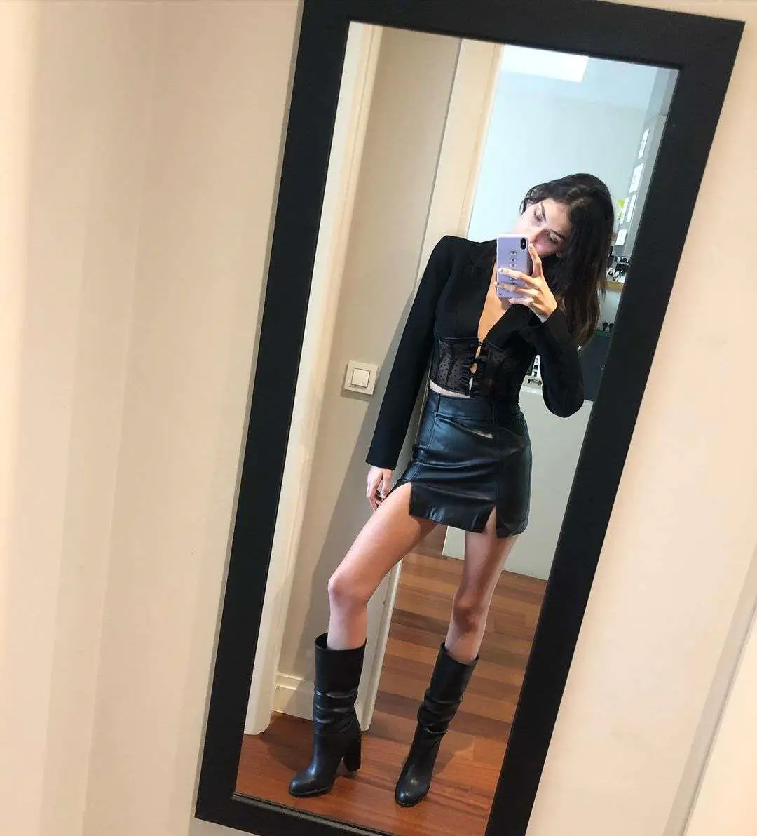 Aleyna Solaker'den seksi ayna pozu! Dilan Çiçek Deniz'den Leyla hatırlatması! 9