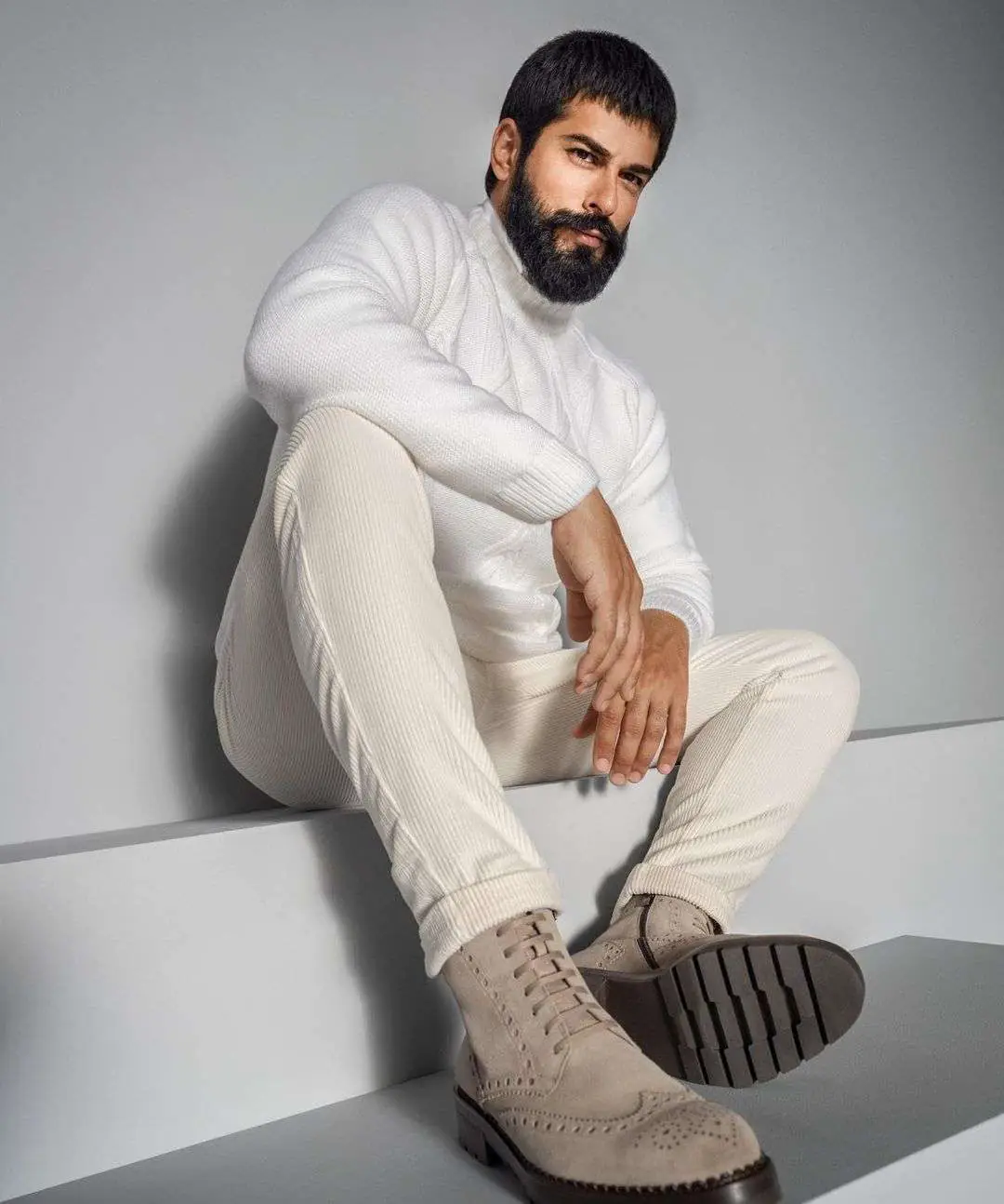 Bu ne şıklık! Burak Özçivit, Kadir Doğulu, Oktay Kaynarca... Şıklıkta yarıştılar, karar sizin! 9