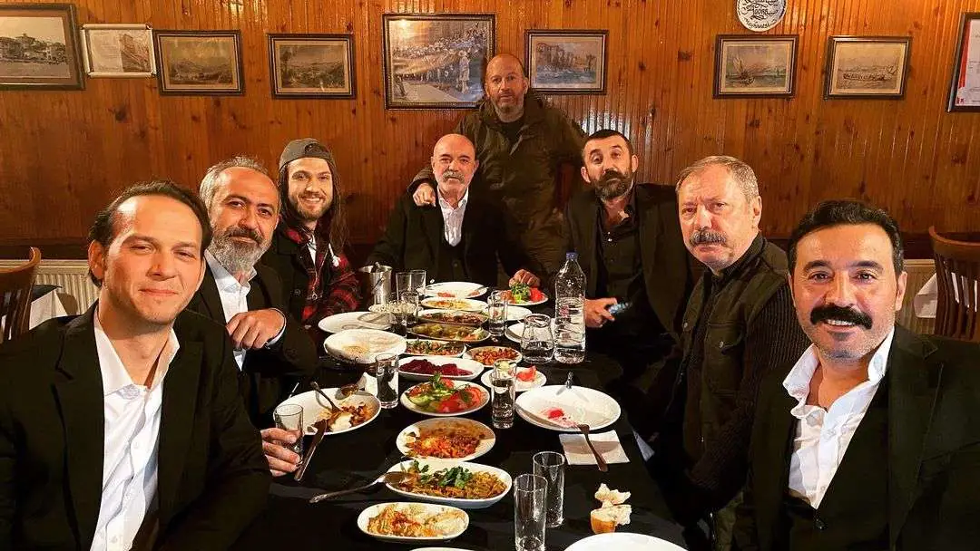 Çukur dizisinde mutluluk tablosu işte buna denir! 7