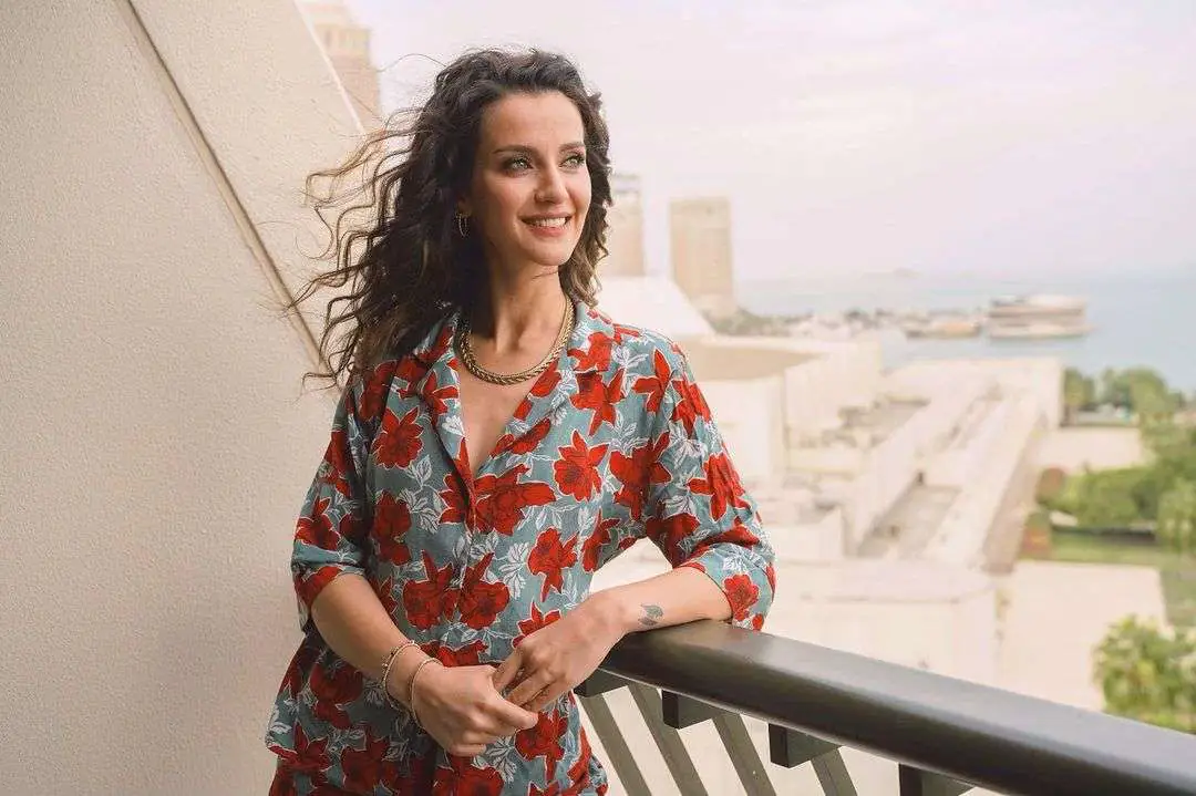 İrem Helvacıoğlu, Seni Çok Bekledim ile yeni bir yer daha keşfetti! 8
