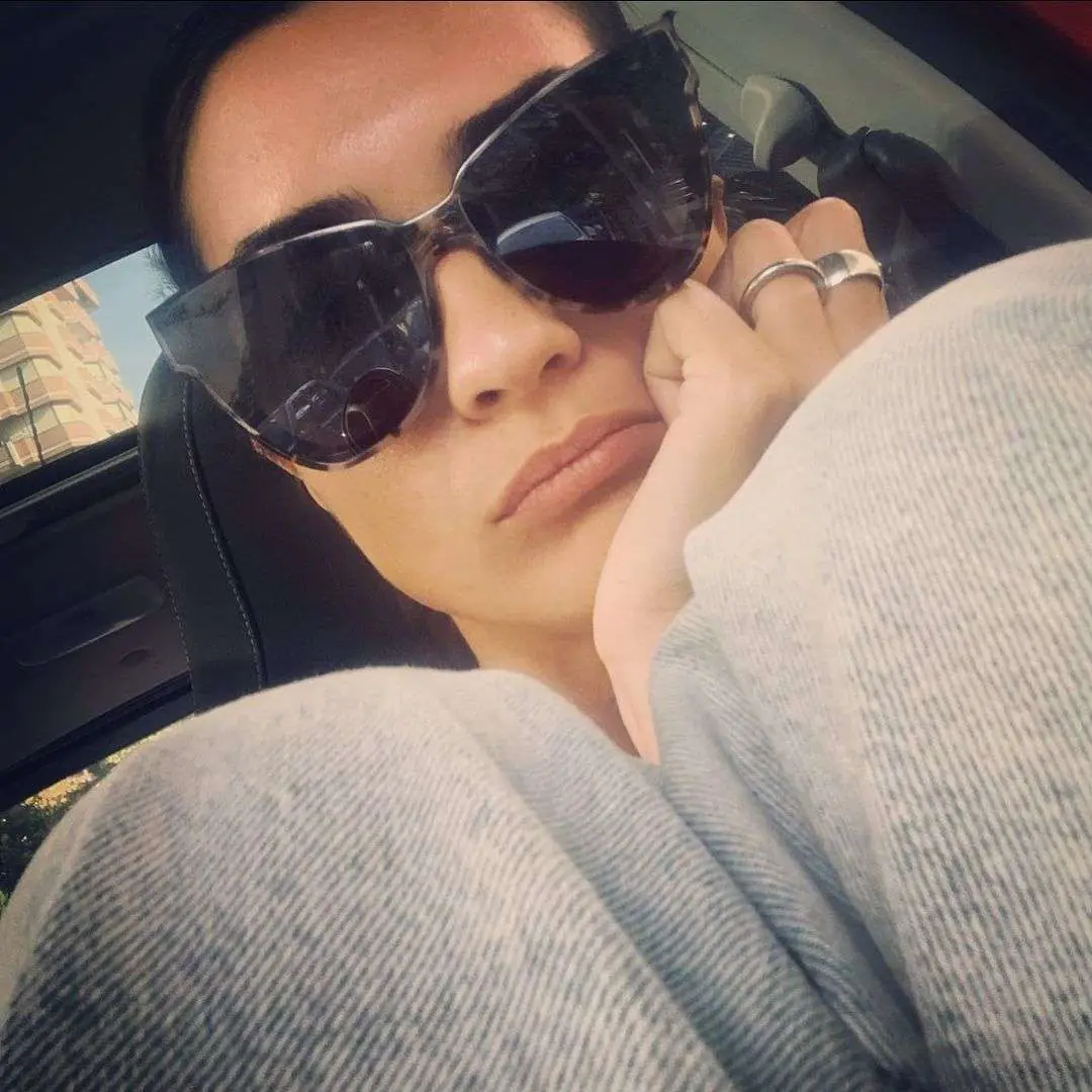 Tuba Büyüküstün boşuna bekledi! Melis Sezen fotosuna kıyamadı! Burçin Terzioğlu yorumsuz takıldı! 10