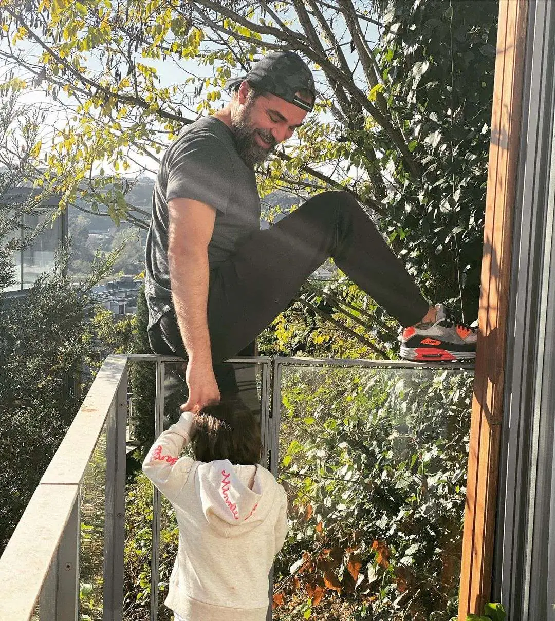 Engin Altan Düzyatan'ın ev hali şaşırttı! Onur Tuna erken paydos etti! 9