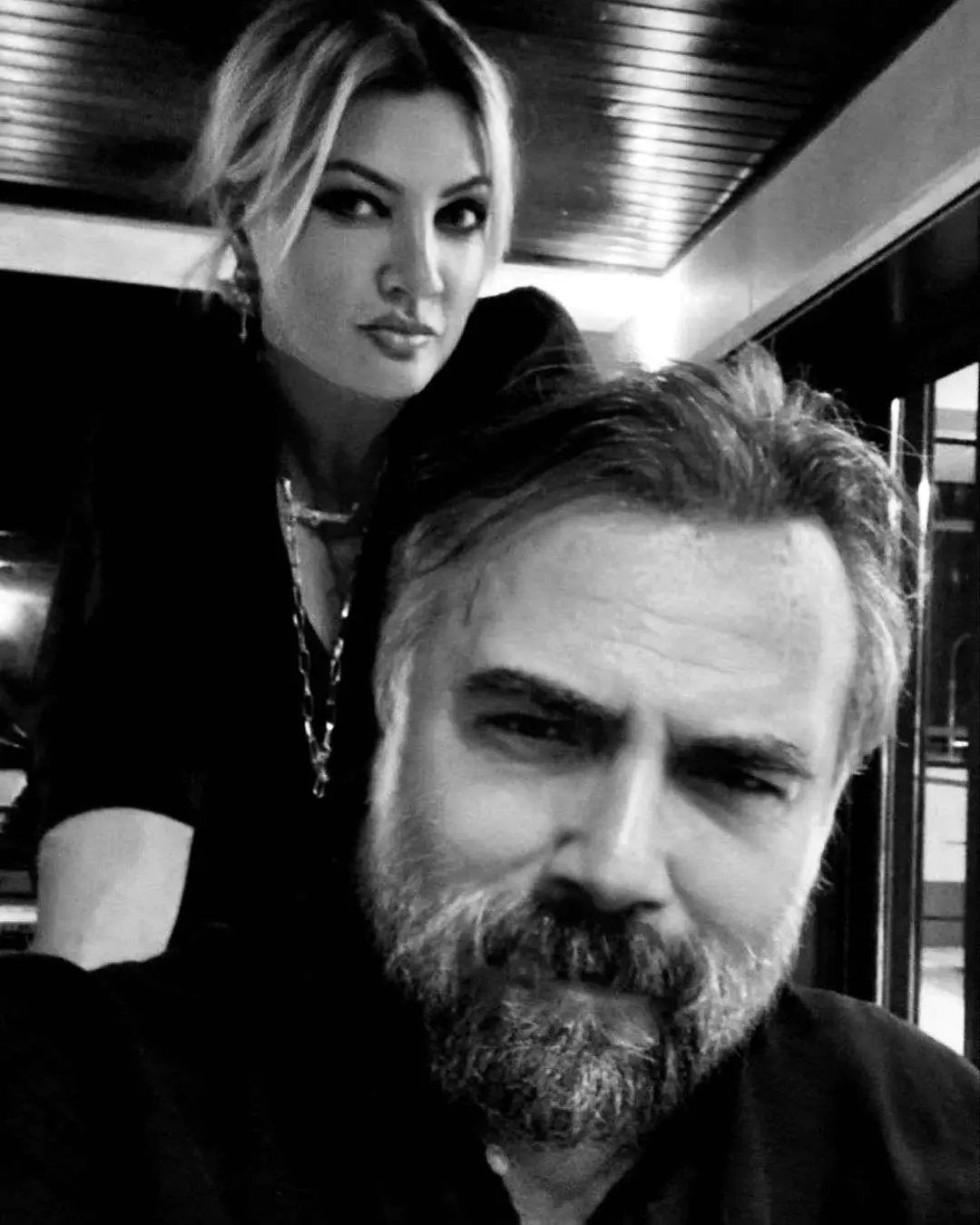 Oktay Kaynarca'nın kardeşi de Eşkıya Dünyaya Hükümdar Olmaz'ın kadın karakterlerine benziyor! 7