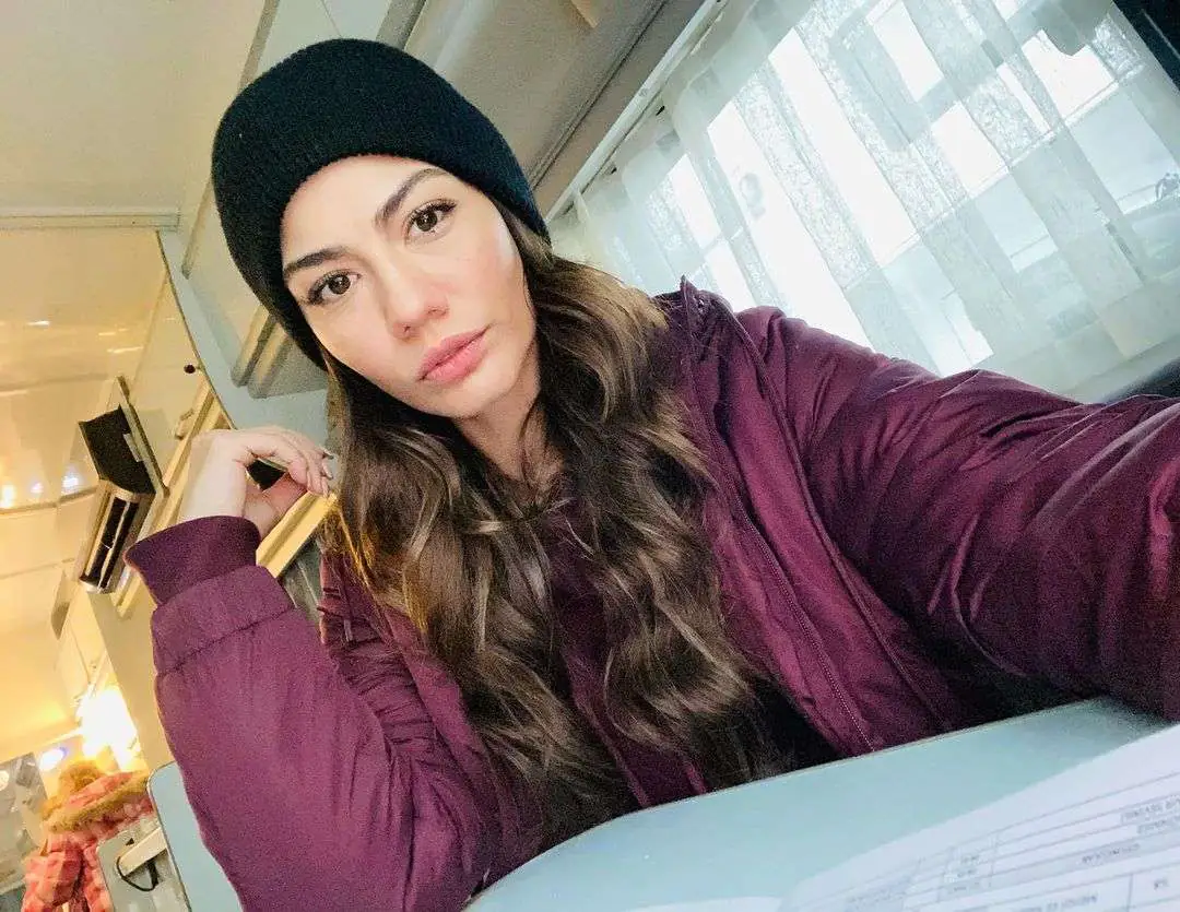 Demet Özdemir bir kez daha dizisinin ismiyle espri yaptı! 8