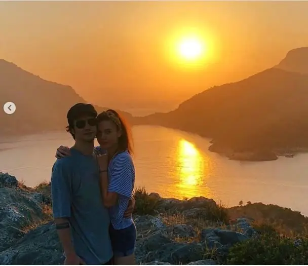 Afra Saraçoğlu - Mert Yazıcıoğlu çiftinin aşk tatili! Yağmur Tanrısevsin ve Burcu Özberk'in tatil kaçamağı 13