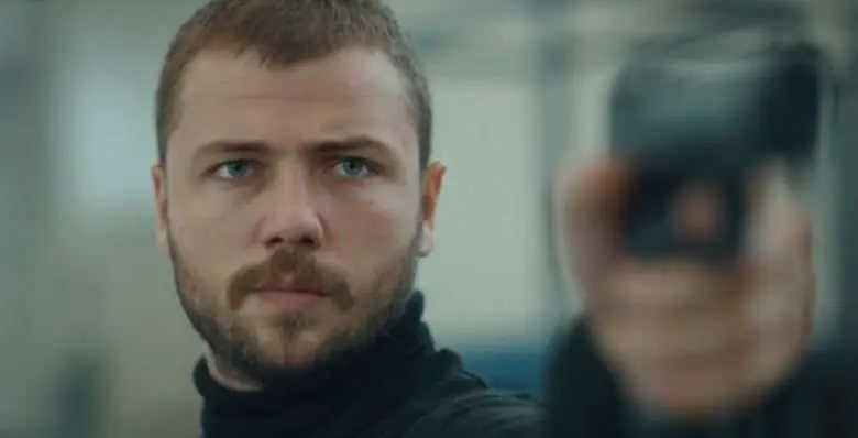 Arıza dizisinde hikaye nefes kesiyor, reytingler yerinde sayıyor! 8