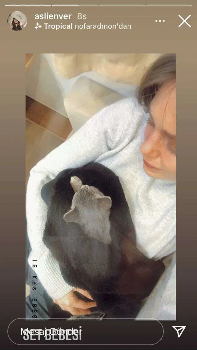 Esra Bilgiç ve Aslı Enver'den alkışlanacak hareketler 9