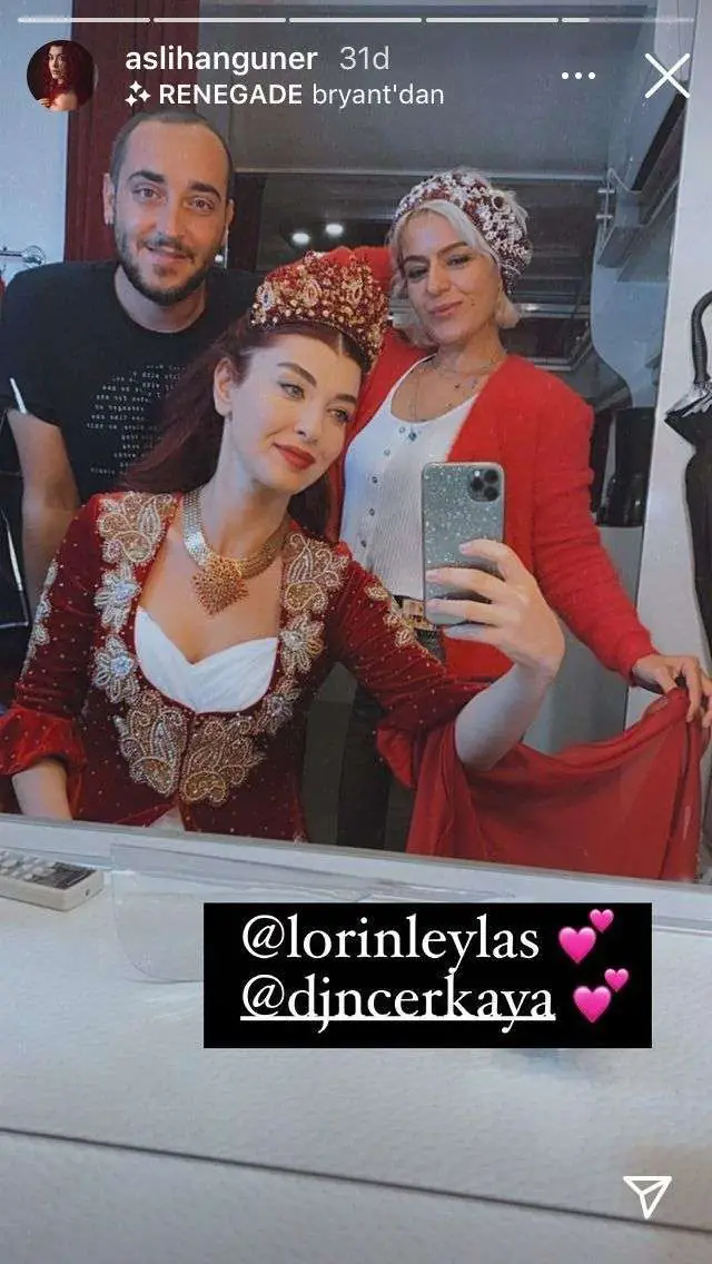 Oyuncular sette kendi magazinini yapıyor! Neslihan Atagül, Aslıhan Güner, Demet Özdemir ve Nurgül Yeşilçay'dan set fotoları... 15