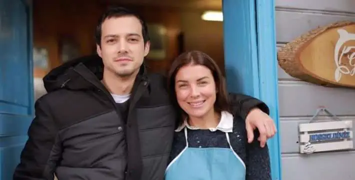 Özge Özberk, Mert Yazıcıoğlu, Simay Barlas dizi setinde mutluluk saçtı! 10