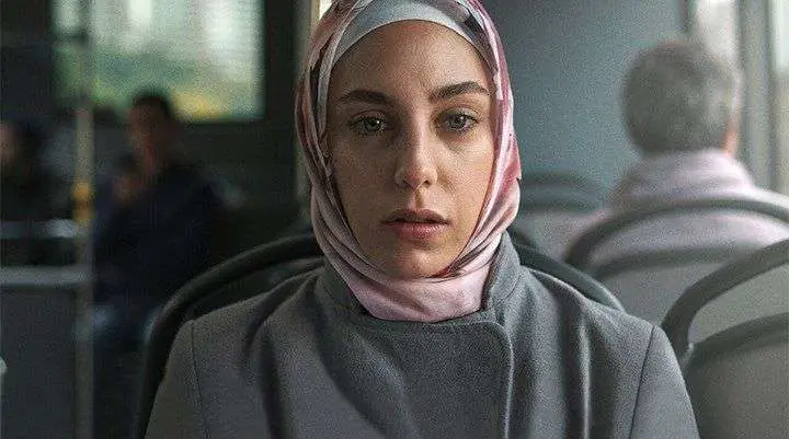 Öykü Karayel, Bir Başkadır'da canlandırdığı Meryem'den faklı değil! 1