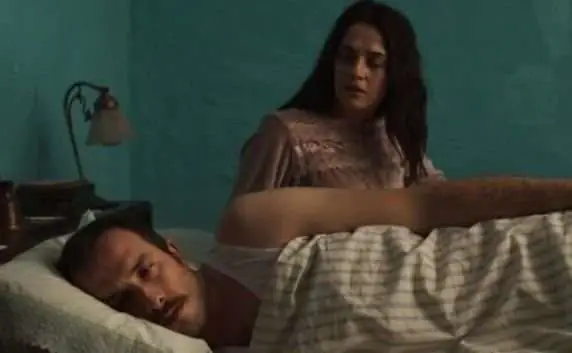 O nasıl bir dizidir öyle? Müthişsiniz! Ünlülerden Bir Başkadır dizisine yorum yağıyor! 22