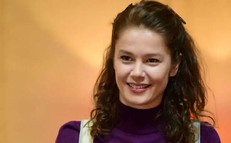 Kuzgun dizisiyle üzülen Burcu Biricik hayranları, Kırmızı Oda ile sevindi 7
