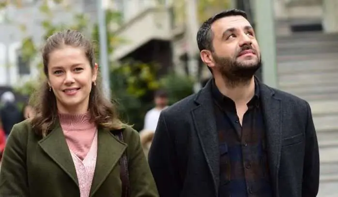 Kırmızı Oda dizisinde Burcu Biricik, Boncuk'un geçmişiyle yürek yakacak! 7