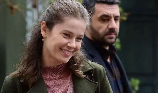 Meliha da gitti, Alya da! Kırmızı Oda'nın gücü eksilmedi! Nedir bu işin sırrı! 9