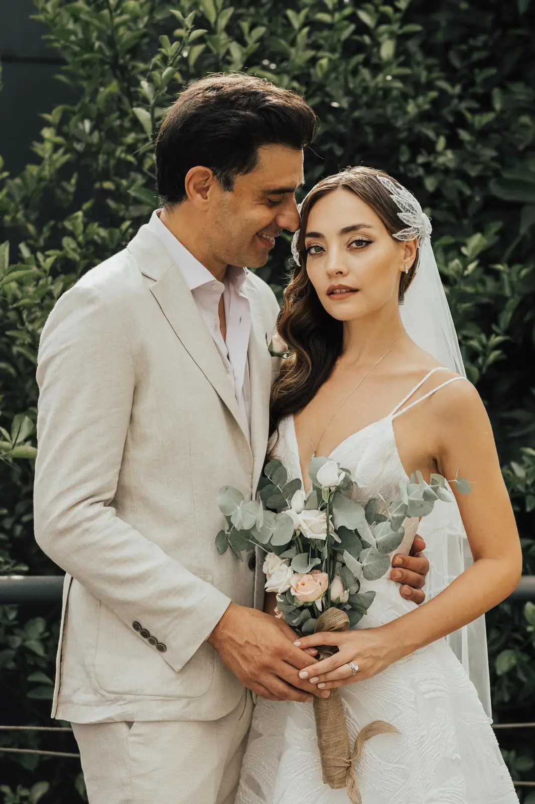 Cansel Elçin ve Zeynep Tuğçe Bayat aşklarını evlilikle taçlandırdı 8