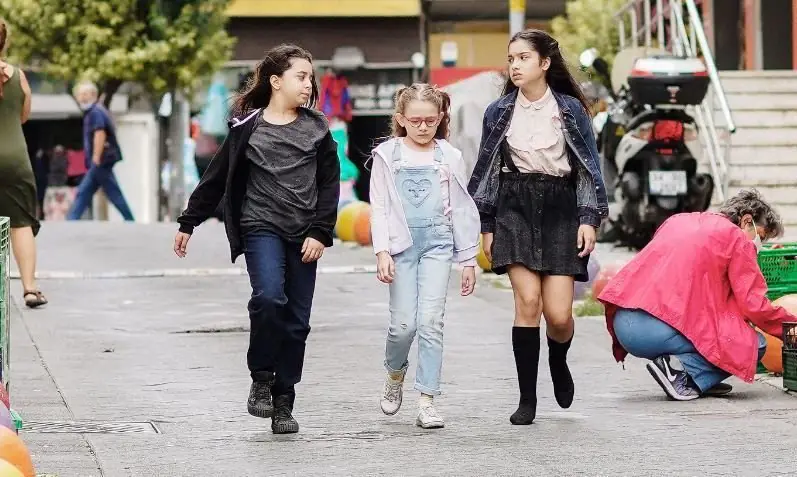 Çocukluk dizisindeki davetsiz misafir! 7