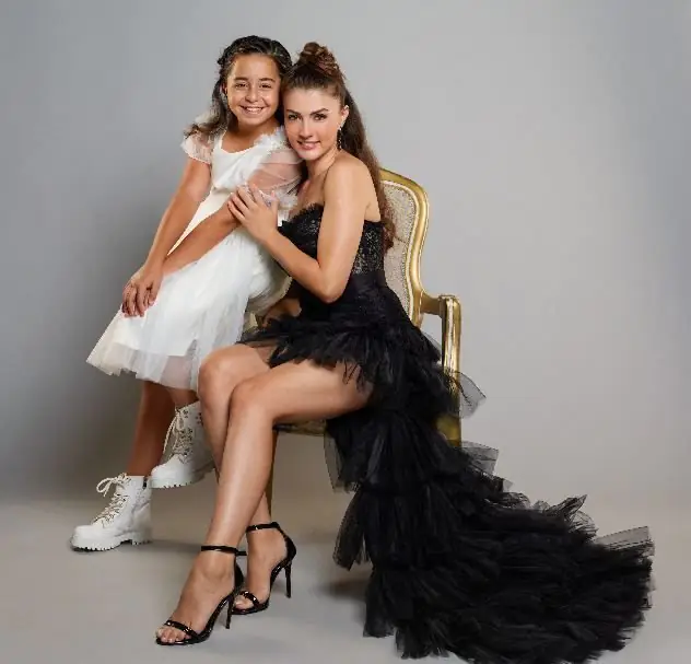 Çocukluk dizisinde Burcu Özberk zarafetini gördünüz mü? 8
