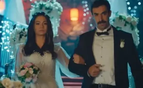 O gelinliğin altında ne vardı? Doğduğun Ev Kaderindir'de Demet Özdemir'in küçük hilesi! 8
