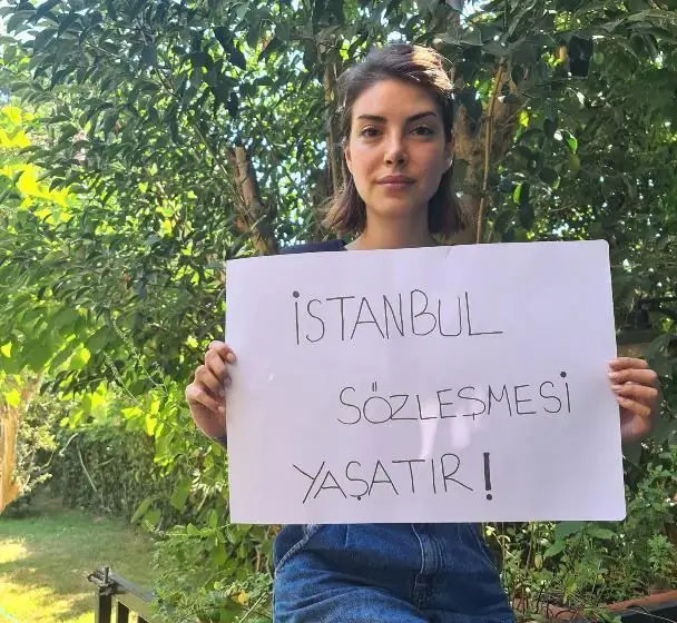 Deniz Baysal Yurtçu İstanbul Sözleşmesi için pankart açtı! 7