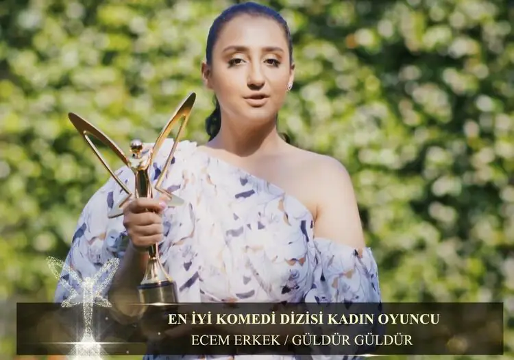 Güldür Güldür Show'un Bilal'i ve Naime'si büyük ödülü kaptı 8