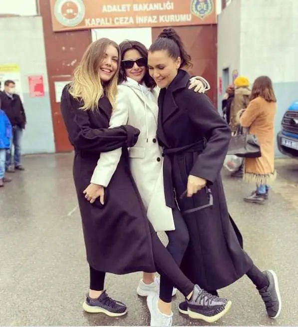 Yasak Elma dizisinde Eda Ece bile şaşırdıysa, neler olacak hayal edin! 11