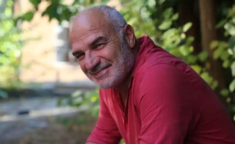 Ağıtçı ve düğüncüler çok ilgi çekti! Gönül Dağı'nın Hüseyin'i Erdal Cindoruk uyarlama dizilere karşı isyanın sesi oldu! 9