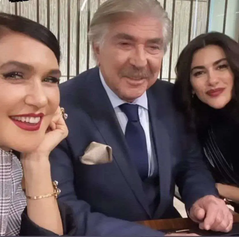 "Yasak Elma'mıza hoşgeldin!" Eda Ece'yi mutluluktan uçuran o isim çekimlere başladı 9