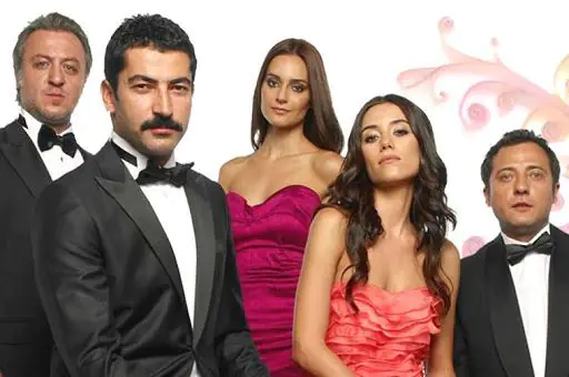 Ezel'deki Eyşan'ı unutun artık! Sadakatsiz'de Cansu Dere'nin oynadığı Asya'yı öyle kolay unutamayacaksınız! 9