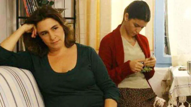 Beren Saat, Fatmagül'ün Suçu ne dizisinden beri ayrılmadığı o ismi böyle kutladı 8