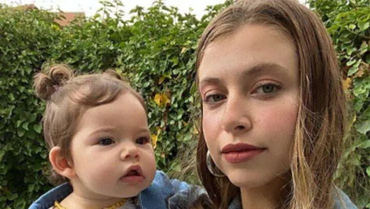 Hande Erçel'in çıktığı yayında ablası Gamze Erçel'den sürpriz mesaj takdir topladı 9 Hande Erçel'in çıktığı yayında ablası Gamze Erçel'den sürpriz mesaj takdir topladı 9