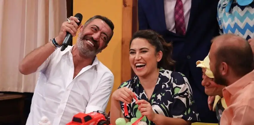 Çok Güzel Hareketler 2'ye kim geliyor, büyük sürprize hazır olun! 7 Çok Güzel Hareketler 2'ye kim geliyor, büyük sürprize hazır olun! 7