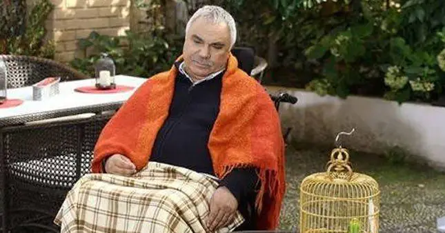 Yaprak Dökümü'nden yıllar sonra Benim Adım Melek'te Ali Rıza Bey'i hatırladık 4 Yaprak Dökümü'nden yıllar sonra Benim Adım Melek'te Ali Rıza Bey'i hatırladık 4