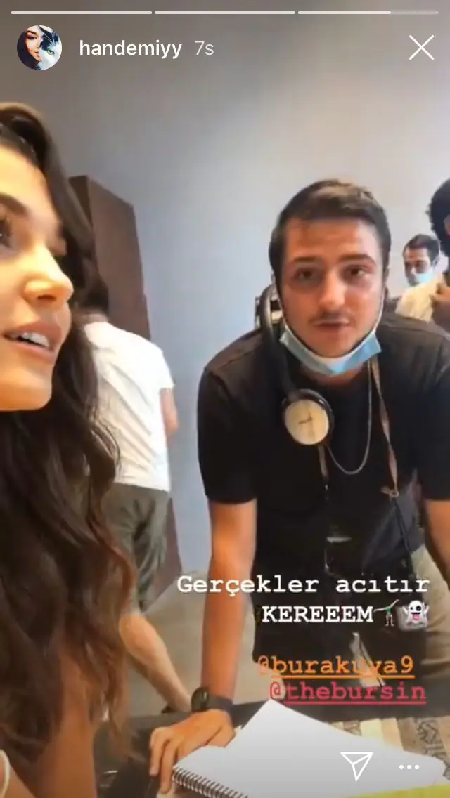Hande Erçel, kamera arkasında espri makinası adeta! Sen Çal Kapımı setinde bakın ne yapıyor? 11