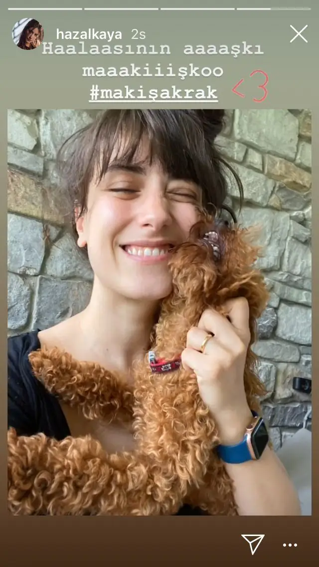 Hazal Kaya'nın gülümseten pozu... Şevval Sam'dan Yasak Elma kamera arkası... Ali Sunal'ın kızının şirinliği... 9