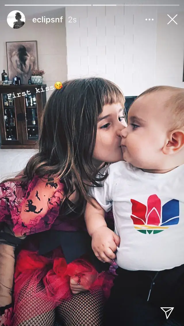 Fiko ve Elisa'dan müthiş pozlar... Hazal Kaya ve Nur Fettahoğlu çocuklarını buluşturdu, ortaya nefis bir kare çıktı 9