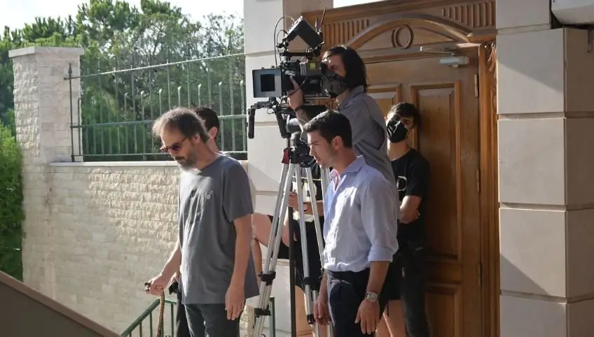 Hekimoğlu dizi setinde herkesin yüzü gülüyor! 11