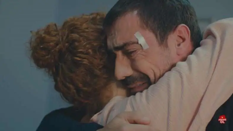 O nasıl oyunculuk, nasıl profesyonellik! Doğduğun Ev Kaderindir'de resitalin adı İbrahim Çelikkol 7