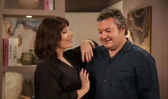 Şebnem Bozoklu, İyi Aile Babası dizisinde hayatında bir ilki tecrübe ediniyor! 3