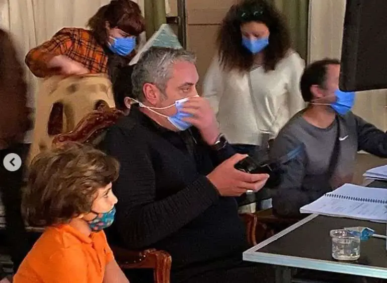 Çağlar Çorumlu oğlu Ali Emre'yi dizi setlerine ısıtıyor! 8