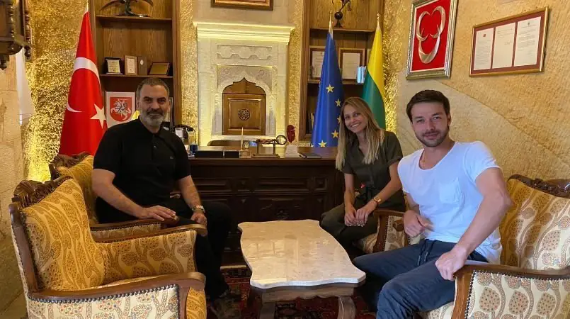 Maria ile Mustafa dizisi sayesinde, Jessica May'e bir aile gerçeğini öğrendi! 7