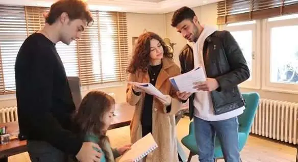 Celil Nalçakan, Ahu Yağtu, Fadik Sevin Atasoy'u buluşturan Kardeşlerim dizisi geliyor 8