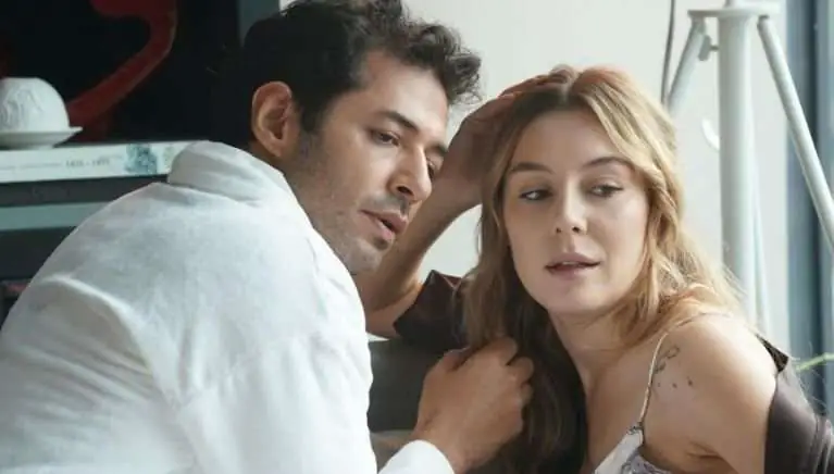 Ufak Tefek Cinayetler'den 2 yıl sonra yeni baba Mert Fırat'ı çok etkileyen dizi! 7
