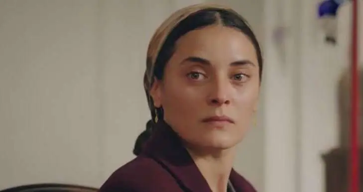Kırmızı Oda dizisinde bir cümle ile ne derin bir acıya parmak bastılar 10 Kırmızı Oda dizisinde bir cümle ile ne derin bir acıya parmak bastılar 9
