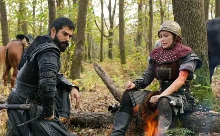 Kuruluş Osman'ın Aygül'ü erkekleri deviriyor! Buse Arslan'a nasip olan, kaç kadın oyuncuya nasip olur? 7