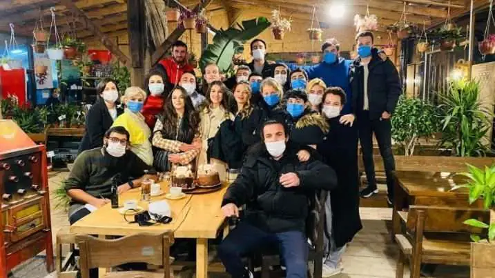 Kuzey Yıldızı dizi setinde genç oyuncuya doğum günü sürprizi 7