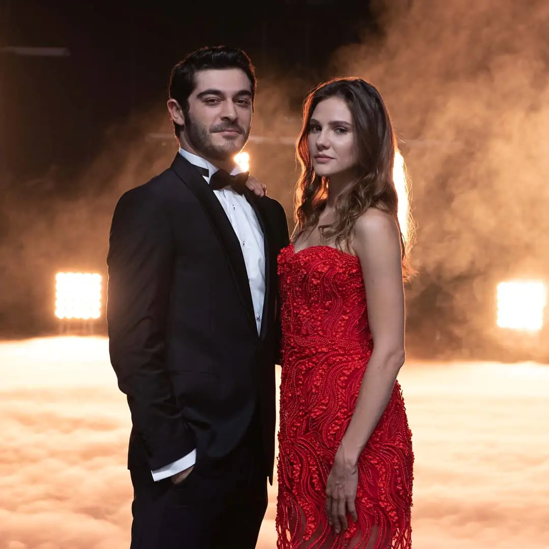Alp Navruz'dan sonra yeni partneri ile Alina Boz, ne kadar da şanslı! 16