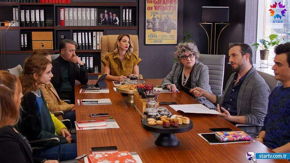 Ushan Çakır ve Melis Birkan konuk oldu, Star TV dizisi kaçmaz! 7 Ushan Çakır ve Melis Birkan konuk oldu, Star TV dizisi kaçmaz! 7