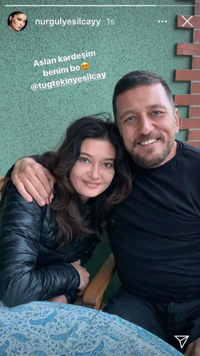 Nurgül Yeşilçay'ın kardeşi ile benzerliğine bakar mısınız? 8