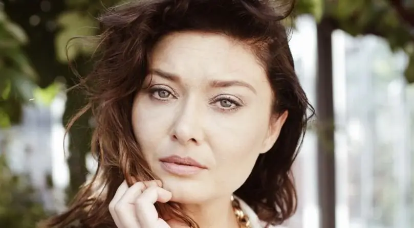 Nurgül Yeşilçay ve Mert Fırat'ın başrolünde yer aldığı Kefaret dizisinden ilk duyuru 5 Nurgül Yeşilçay ve Mert Fırat'ın başrolünde yer aldığı Kefaret dizisinden ilk duyuru 5